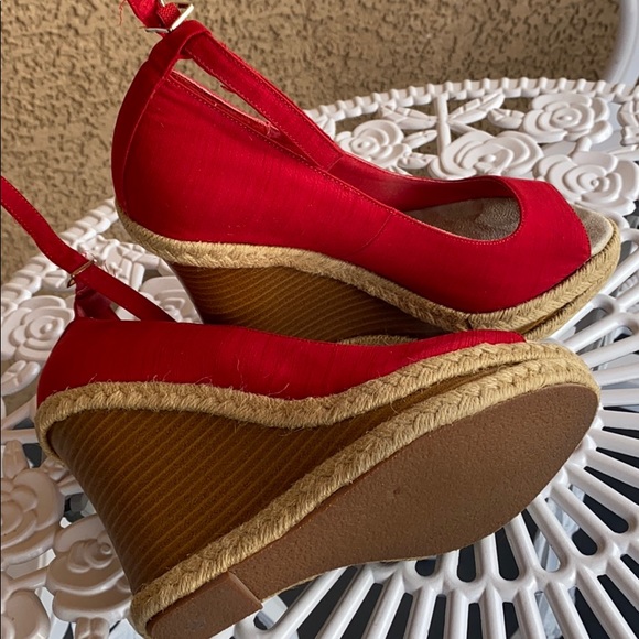 Red platform peep toe bright red sandal 👠 - Picture 5 of 8